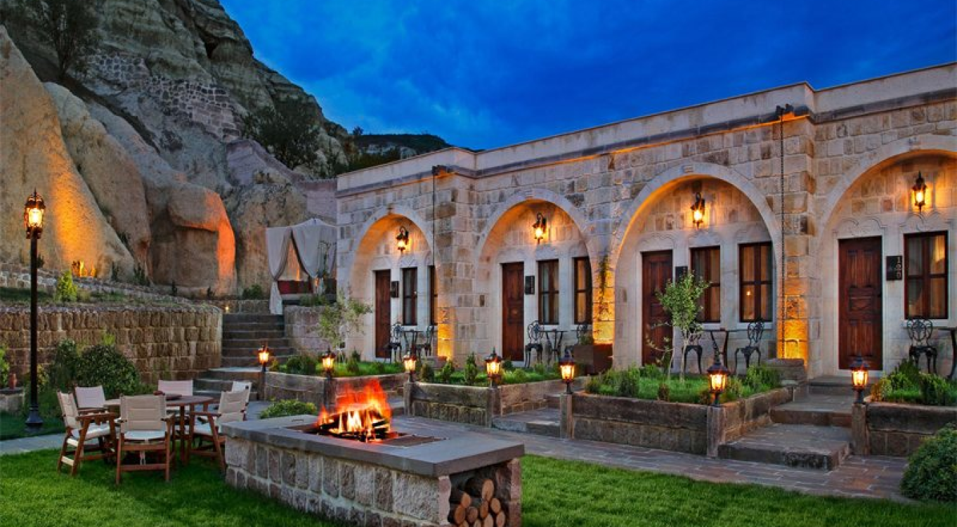Seraphim Cave Hotel