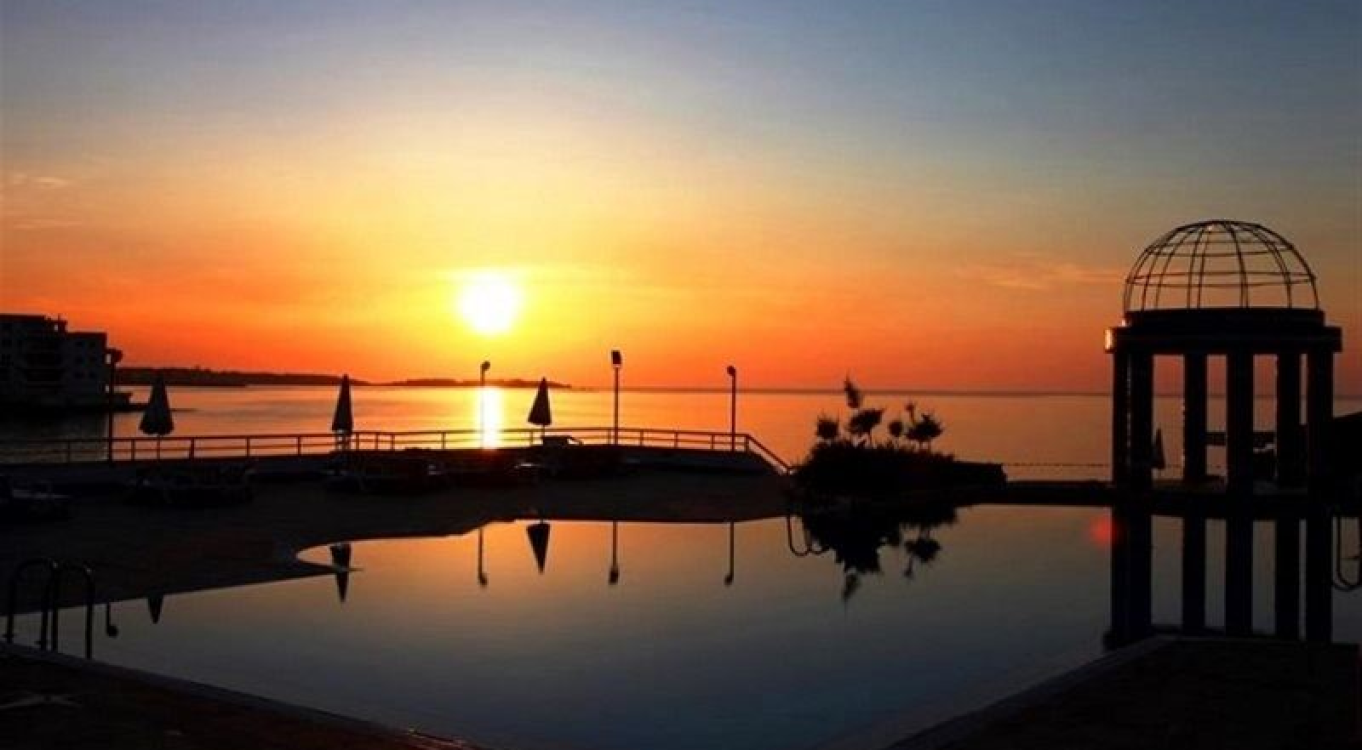 Dome Hotel &amp; Casino