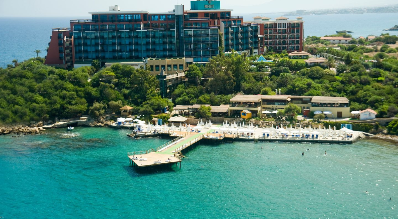 Merit Crystal Cove Hotel &amp; Casino