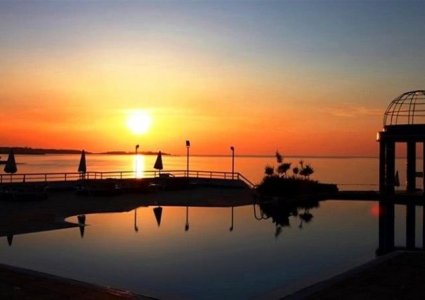 Dome Hotel &amp; Casino